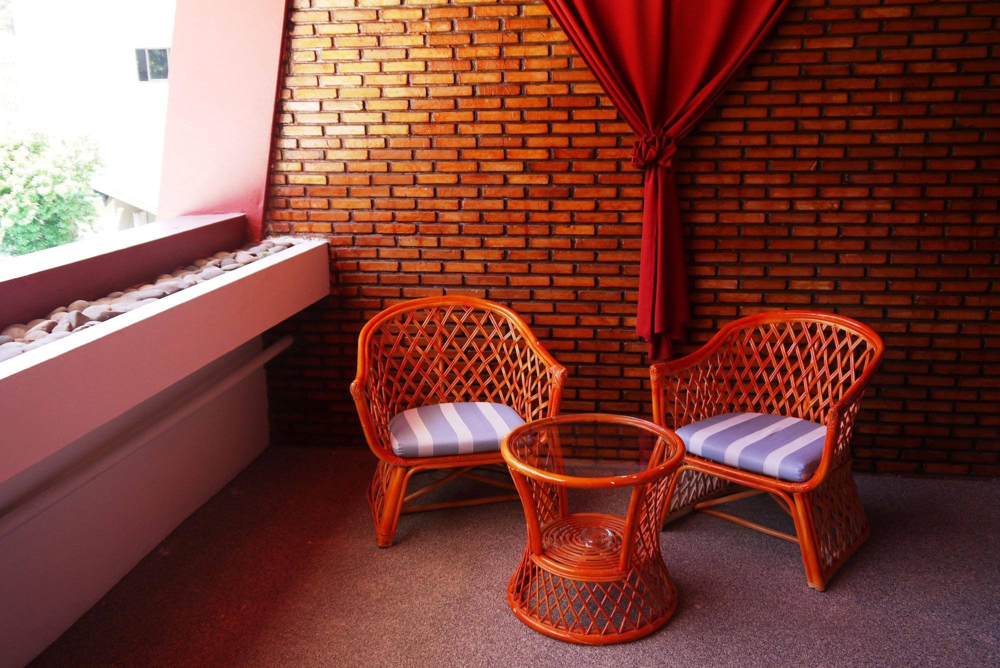 Surin Sweet Hotel Екстериор снимка