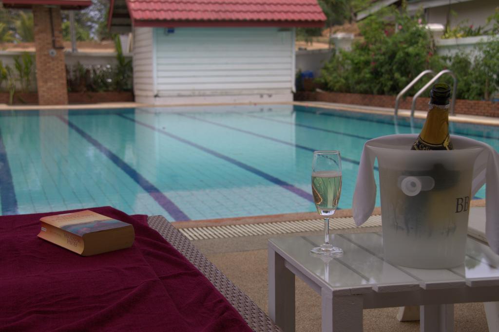 Surin Sweet Hotel Екстериор снимка