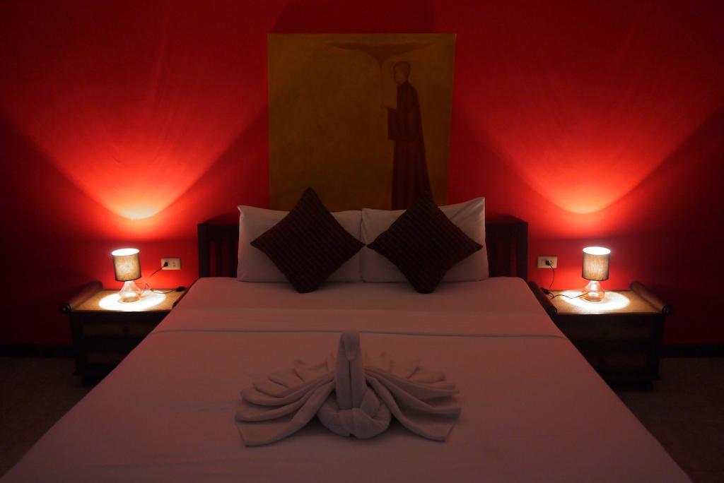 Surin Sweet Hotel Екстериор снимка