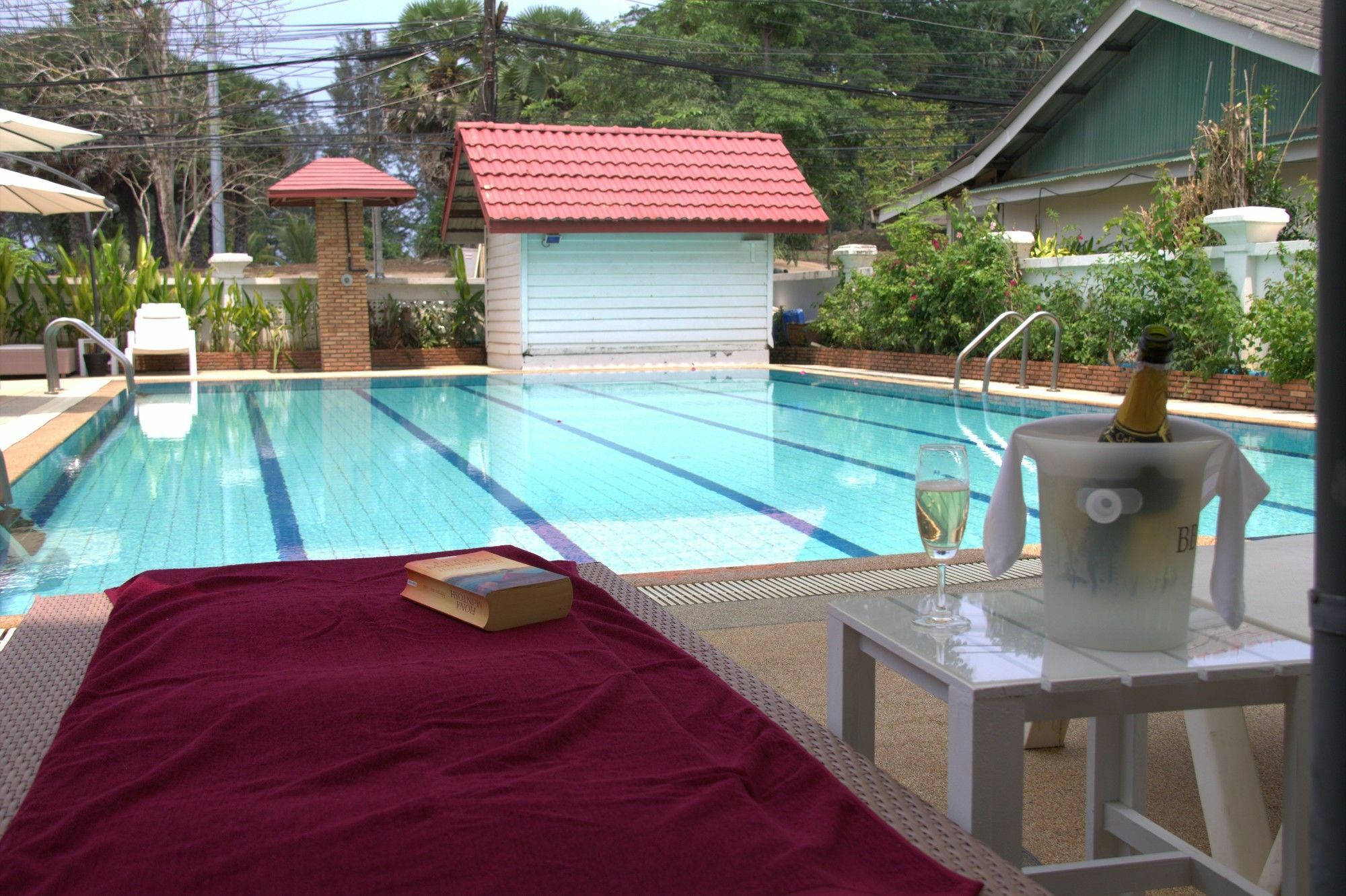 Surin Sweet Hotel Екстериор снимка